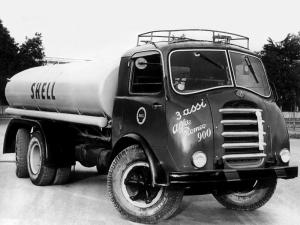 Alfa Romeo 900 3 assi Tanker